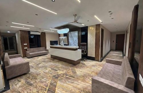 Sanwer Hotel | Hotel Pragya Paradise