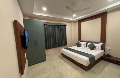 Sanwer Hotel | Hotel Pragya Paradise