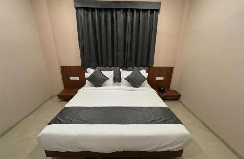 Sanwer Hotel | Hotel Pragya Paradise