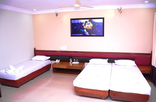 Gonikoppal Hotel | Hotel Pranav International