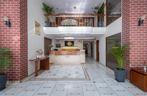 Sayajiganj Hotel | Hotel Pravasa Stay