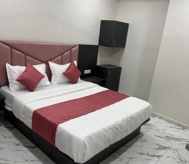 Ellis Bridge Hotel | Hotel Prayan In