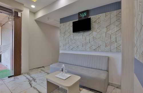 Chandkheda Hotel | Hotel Premium Villa