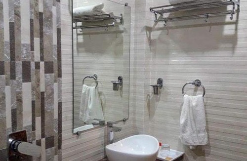 Jaunpur Hotel | Hotel Purvanchal & Restaurant By WB Economy