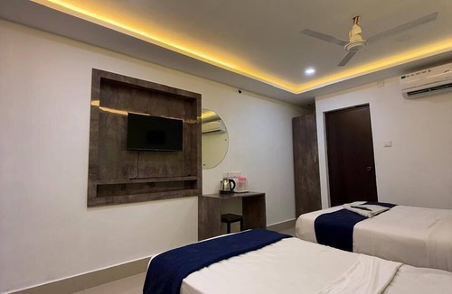 Shenoys Hotel | Hotel Queen Residency