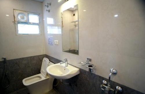 Ekkatuthangal Hotel | HOTEL RAAJ GRAND