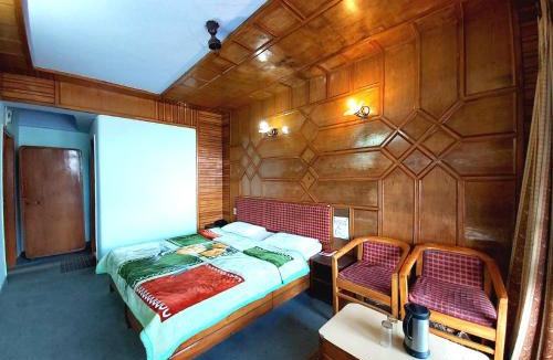 Mallital Hotel | Hotel Radha Continental Nainital Near Mall Road - Hygiene & Spacious Room - Prime Location - Best Selling