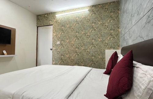 Gandhinagar Hotel | Hotel Radhe Kuudasan