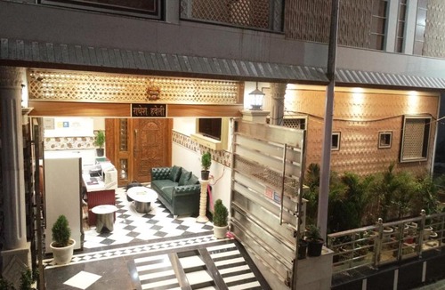 Vrindavan House | Hotel Radhesh Haveli