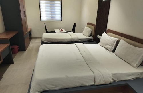 Latur Hotel | Hotel Radhika