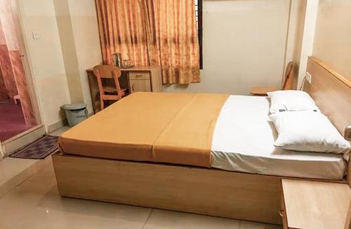 Kalasipalya Hotel | Hotel Rainbow near Victoria Hospital City Market