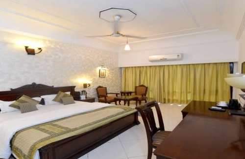 Surajkund Hotel | Hotel Raj Hans