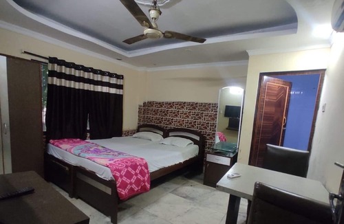 Kalighat Hotel | Hotel Raj