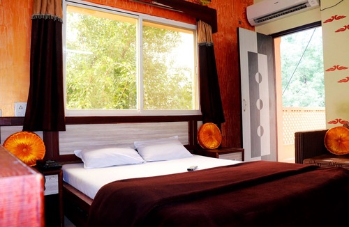 Maheshwar Hotel | Hotel Raj Palace