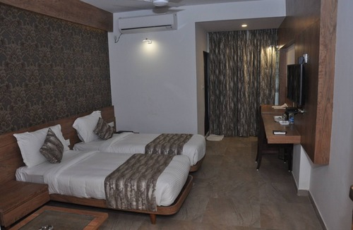 Dwarka Hotel | Hotel Rajdhani