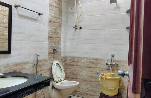 Kumbakonam Hotel | Hotel Rayas