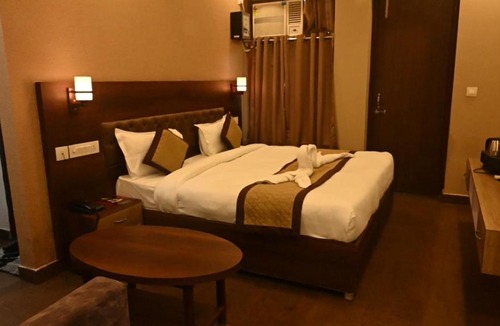 Kushinagar Hotel | Hotel Red Sapphire Kushinagar
