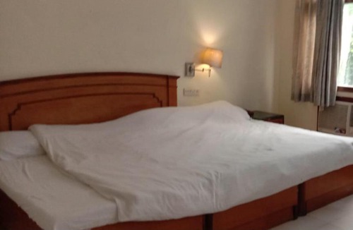 Rakabganj Hotel | Hotel Regency By WB Inn