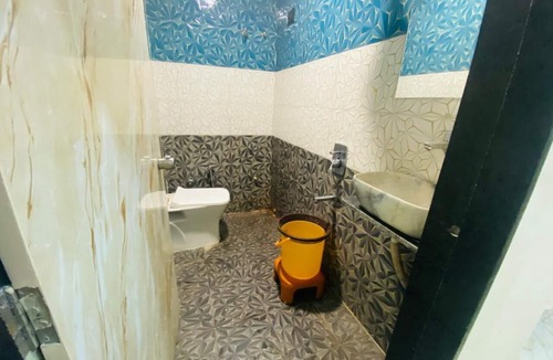 Ahmedabad Hotel | Hotel Rising Gest