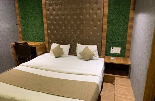 Goregaon West Hotel | Hotel Riva International - Near Nesco Center