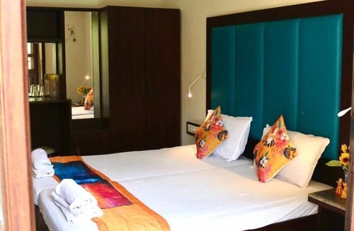 Baga Hotel | Hotel Riverside