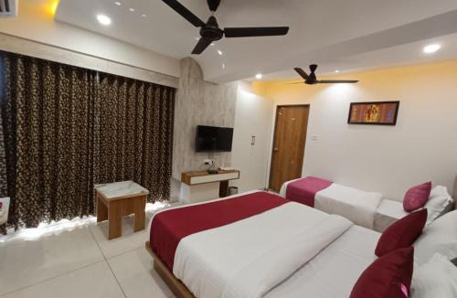 Ahmedabad Bed & Breakfast | Hotel RK ICON
