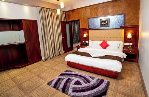 Krishnagiri Hotel | Hotel RKV Residency