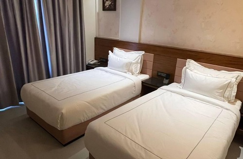 Akola Hotel | Hotel Roi Retreat