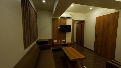 Dwarka Hotel | Hotel Roma Kristo