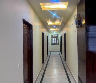 Amer Fort Road Hotel | Hotel Roselle Heights