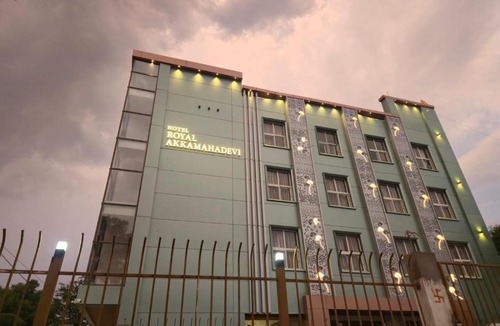 Atmakur Hotel | Hotel Royal Akkamahadevi