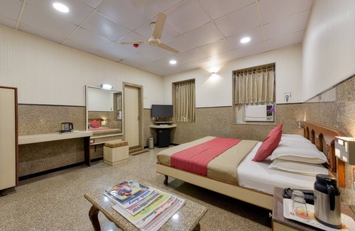 Prabhadevi Hotel | Hotel Royal Castle