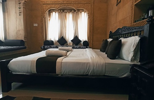 Amar Sagar Pol Hotel | Hotel Royal Haveli