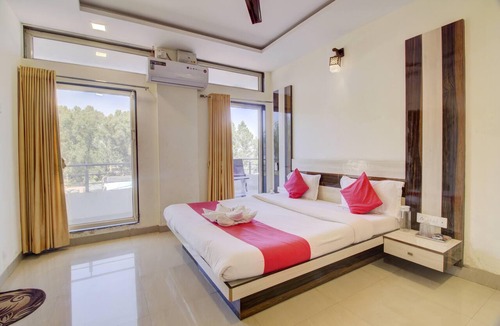 Wai Hotel | Hotel Royal Hills