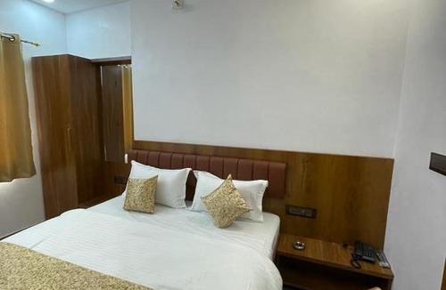 Central Area Hotel | Hotel Royal NX,Udaipur