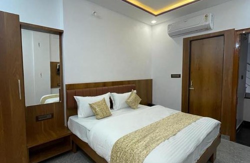 Central Area Hotel | Hotel Royal NX,Udaipur