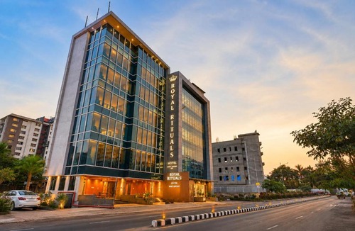 Surat Bed & Breakfast | Hotel Royal Rituals