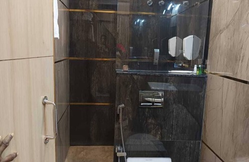 Thanjavur Hotel | Hotel Royal stay
