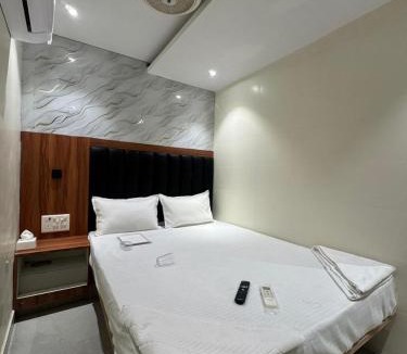 Dharavi Hotel | Hotel Royal Suites