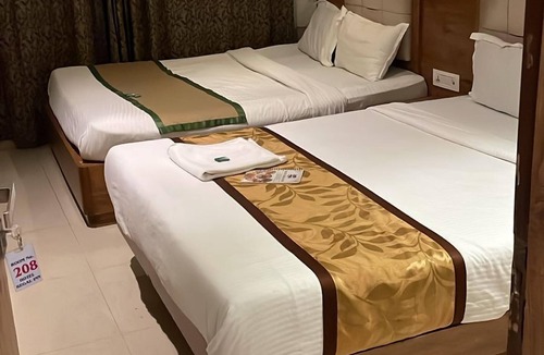 Vile Parle Hotel | Hotel RR Inn