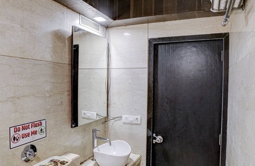Nilje Gaon Hotel | Hotel RR Suites - Near LODHA Xperia Mall