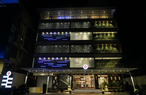 Akola Hotel | Hotel RS Exclusive Stay & Fine Dine - Near to Akola Junction