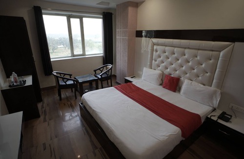 Shivalik Nagar Hotel | HOTEL S R GRAND