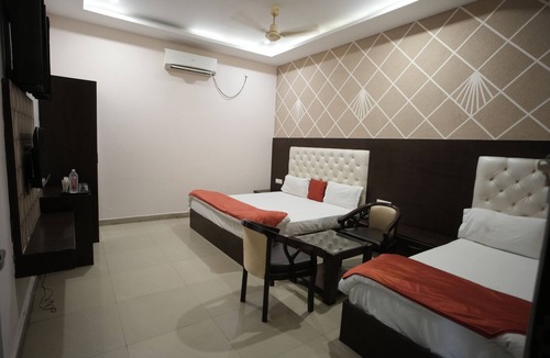 Shivalik Nagar Hotel | HOTEL S R GRAND