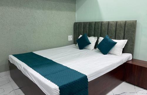 Orchha Hotel | Hotel S S A