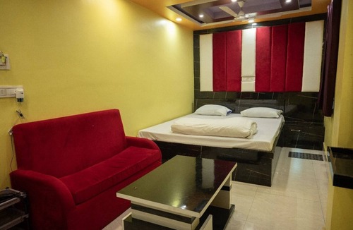 Jangipur Hotel | Hotel Sahana & Restaurant - WB