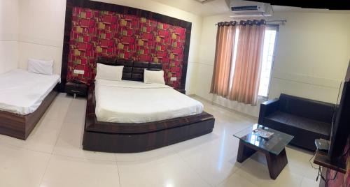 Dewas Hotel | Hotel Sai kripa Dewas