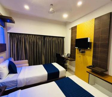 Gandhi Nagar Hotel | Hotel Sandalwood Inn - Rooms and Spa