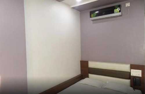 Sangli Hotel | Hotel Sanket Regency, Miraj