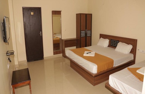 Nagapattinam Hotel | Hotel Santhosh Inn